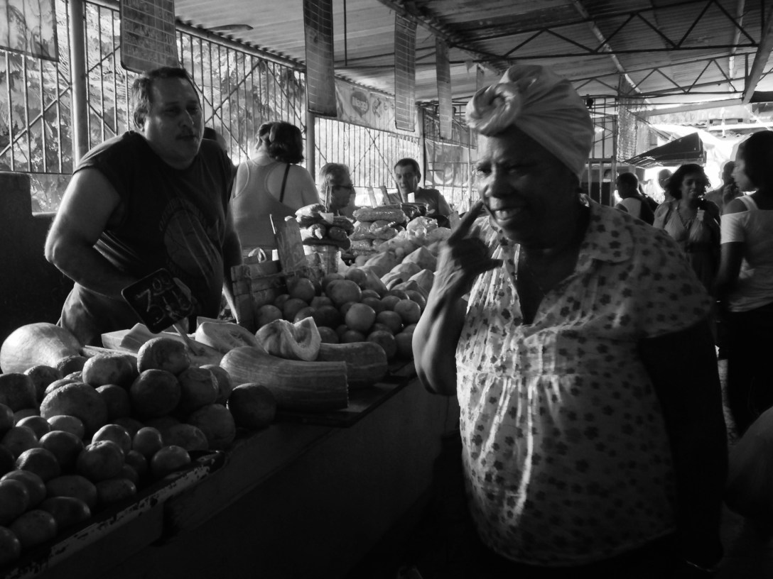 Cuba-mujer mercado 19- habana-liana solis photographer