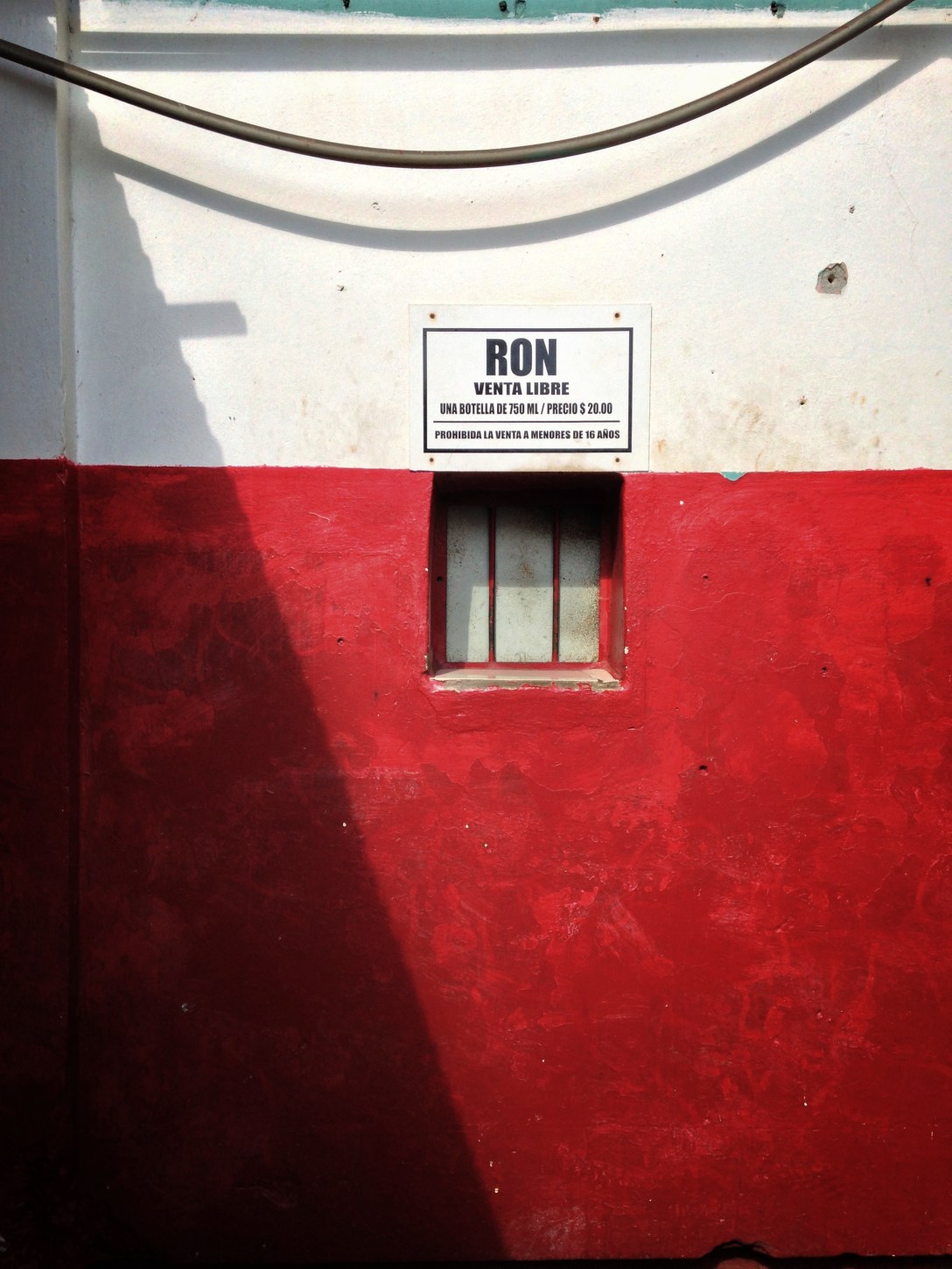 mercado 19 ron - habana-cuba-liana solis photographer