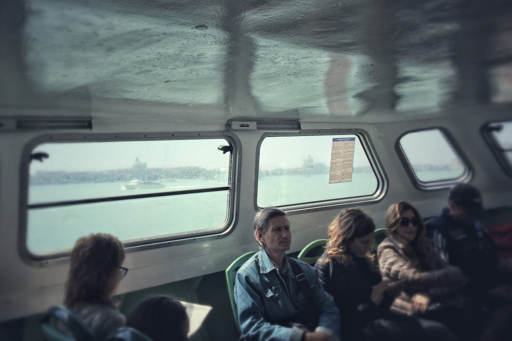 venezia, street photo, shot on iphone, iphone shot, liana solis