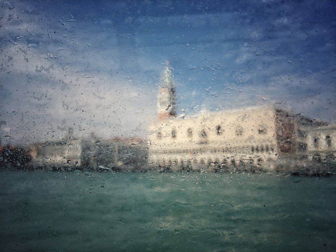 venezia, street photo, shot on iphone, iphone shot, liana solis