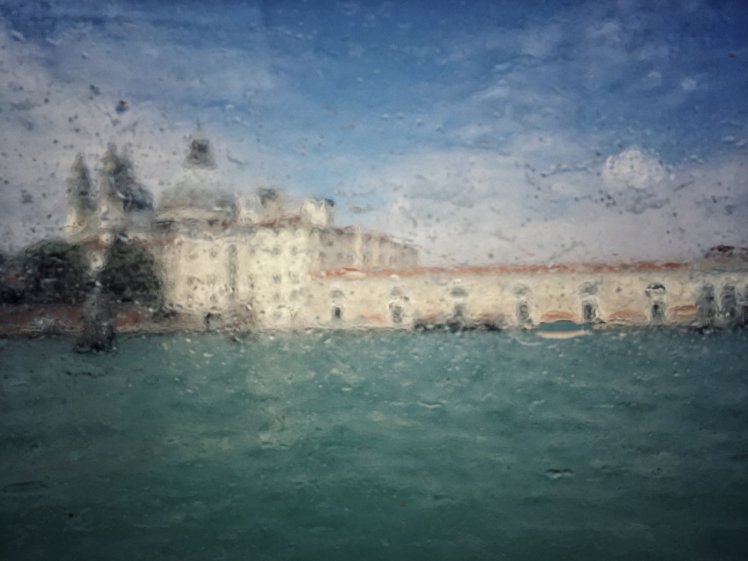 venezia, street photo, shot on iphone, iphone shot, liana solis