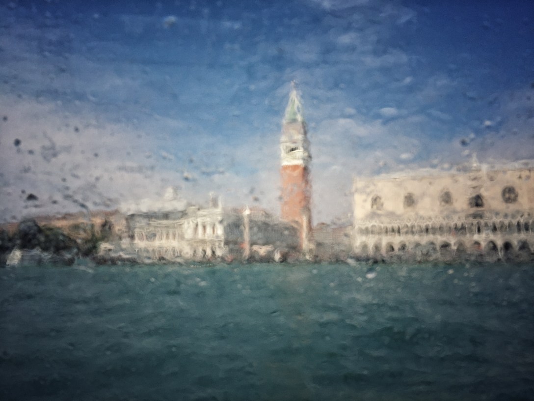 venezia, street photo, shot on iphone, iphone shot, liana solis